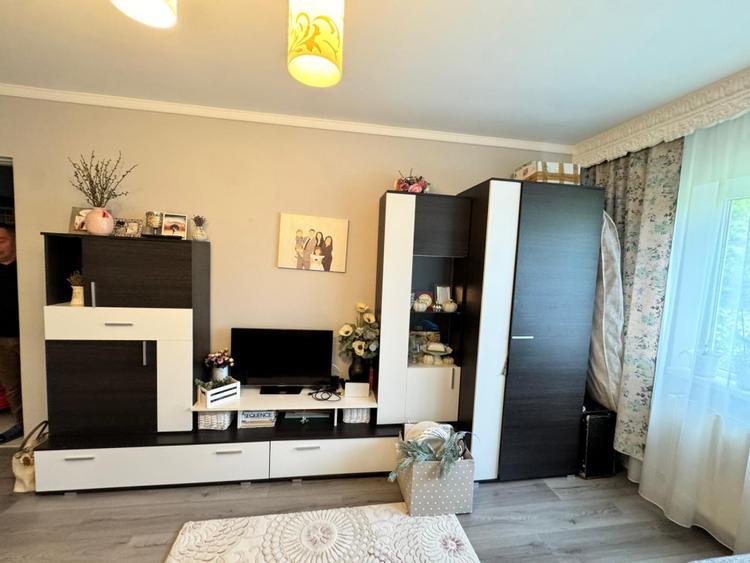 Oportunitate! 3 camere decomandate, 64 mp utili, 2 băi, boxă subsol, pret nou