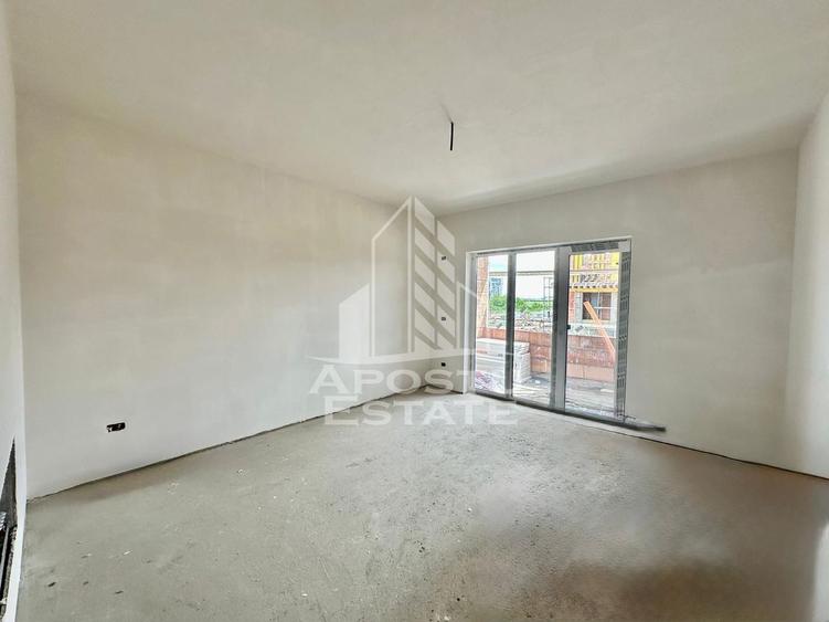 Apartament cu 2 camere, etaj intermediar, bucatarie inchisa, Giroc