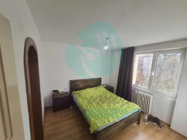 2 camere in BLOC RUSESC