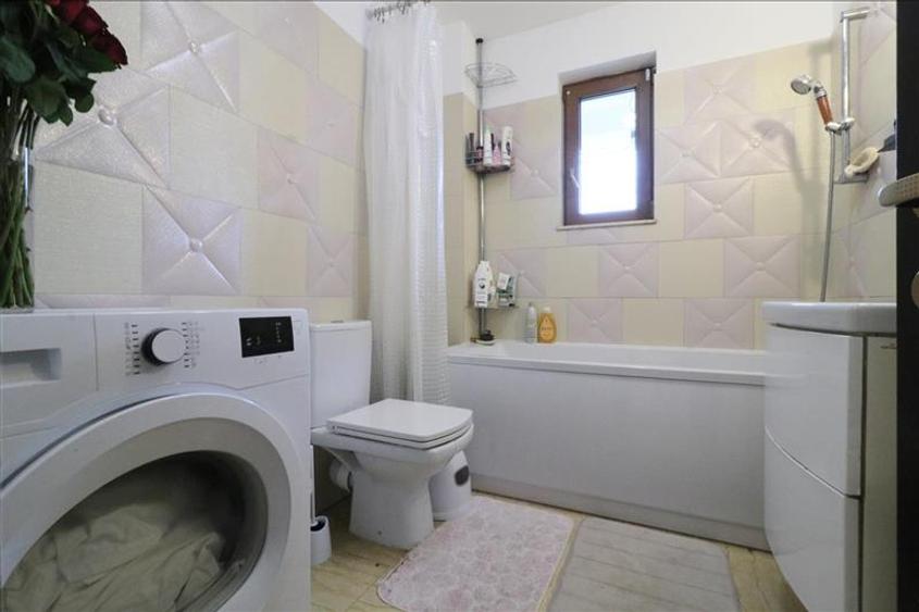 Bloc tip vila PALAS MALL 3 camere + Parcare