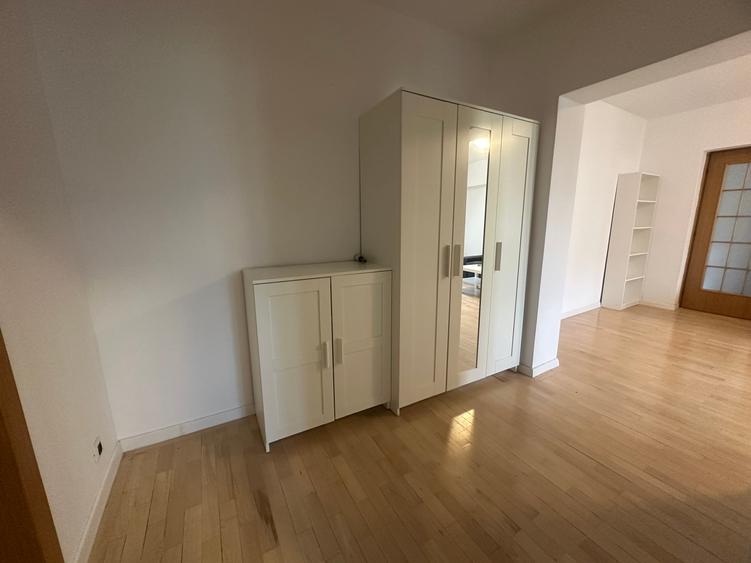 Apartament 3 camere 13 Septembrie, mobilat complet, etaj 5, 2 balcoane
