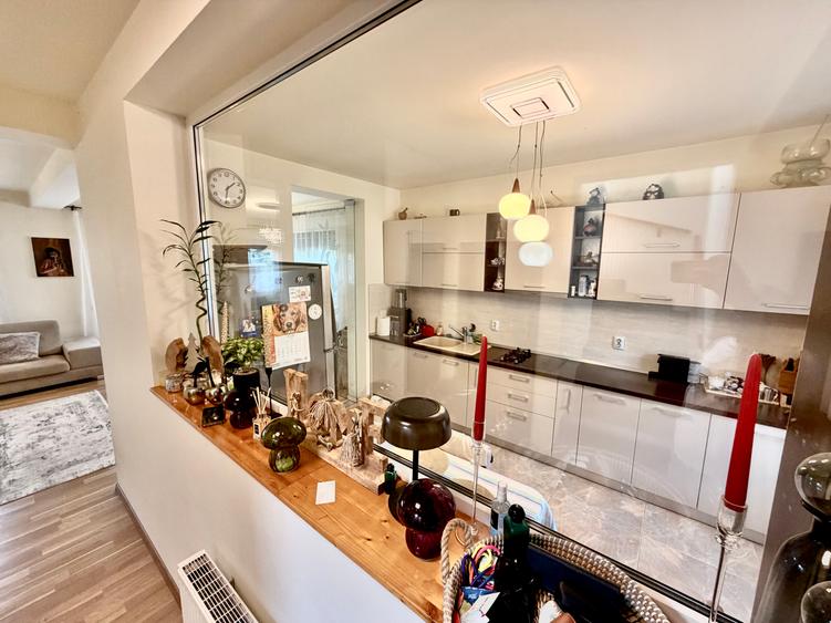 Casa individuala deosebita Allegria. 4 cam, 3 bai, 2 balcoane. Teren 330 mp