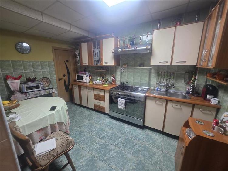 Casa de vanzare 6 camere, 2 bai,garaj, 7 Noiembrie, Targu Mures