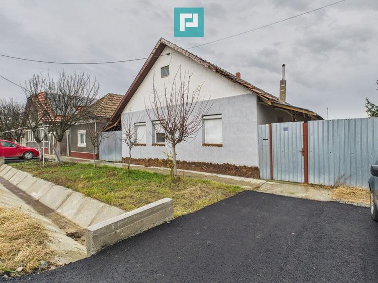 Casă cu 4 camere în Chișineu Criș