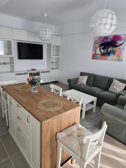 Apartament cu 2 camere decomandat, mobilat în Sebastian