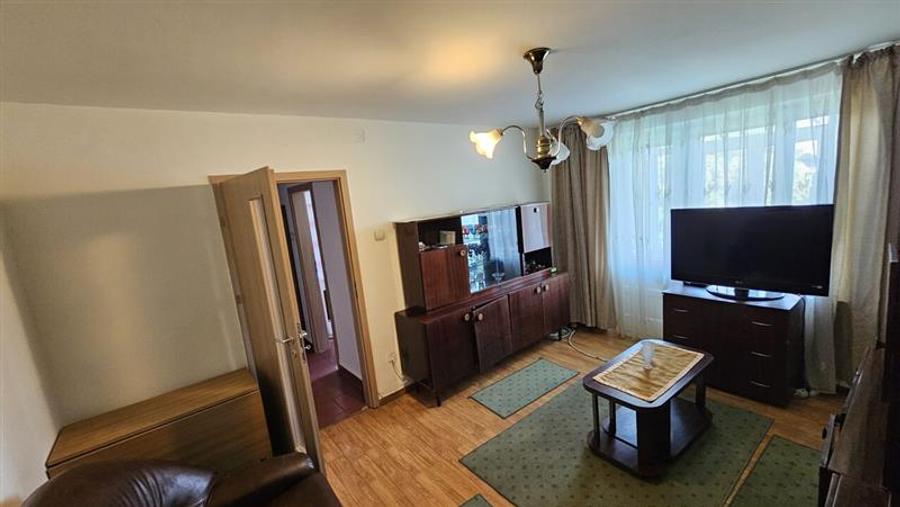 Apartament 3 camere zona Cina