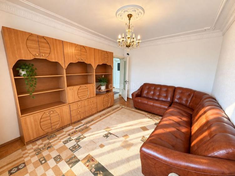 Pacurari - Posta, 3 camere decomandat, etaj 6 / 8, spatios, LIBER