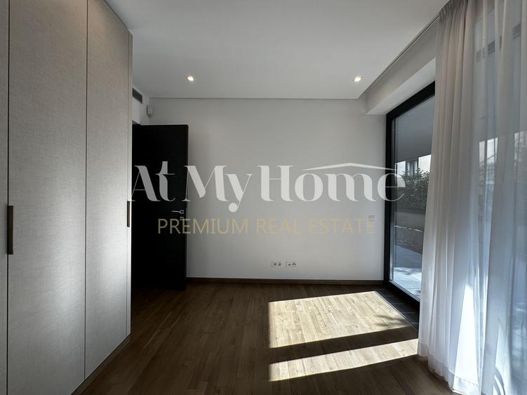 Apartament MODERN cu 4 camere, mobilat partial,finisaje lux, parcare,80mp terasa