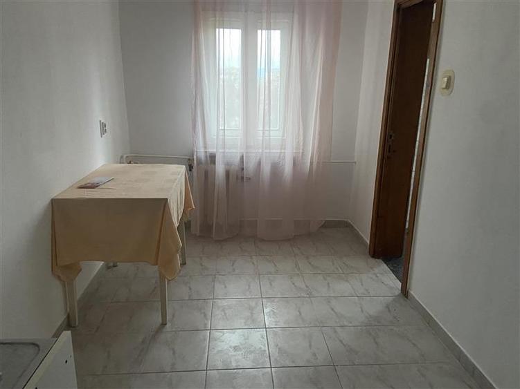 Apartament 2 camere , zona Inspectoratul Scolar , 54 mp , decomandat , liber