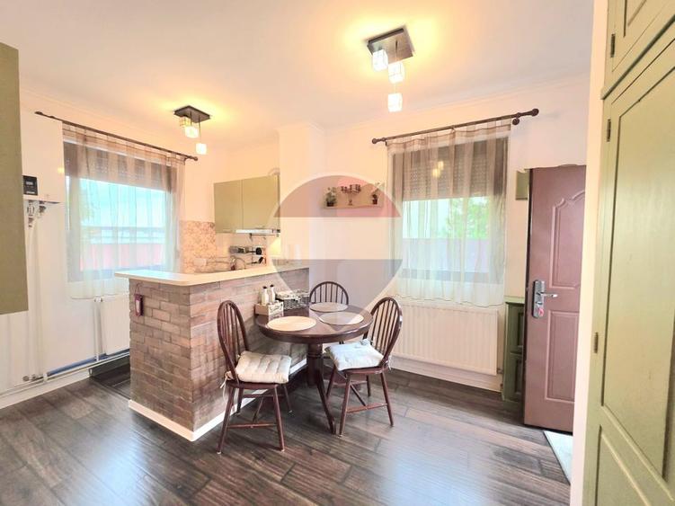 De închiriat casa cu 2 camere + loc de parcare inclus