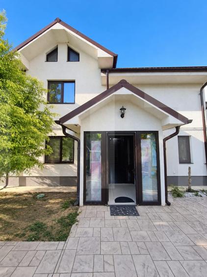 Vânzare urgentă! Proprietate comercială 342 mp + teren 657 mp