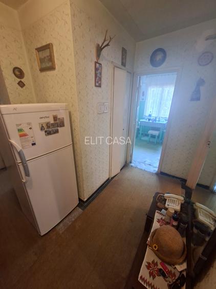 Apartament cu 4 camere, etajul 2/4, zona Podu Ros - 4