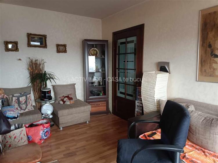 Piata Progresul - 3 camere - mobilat si utilat - 3