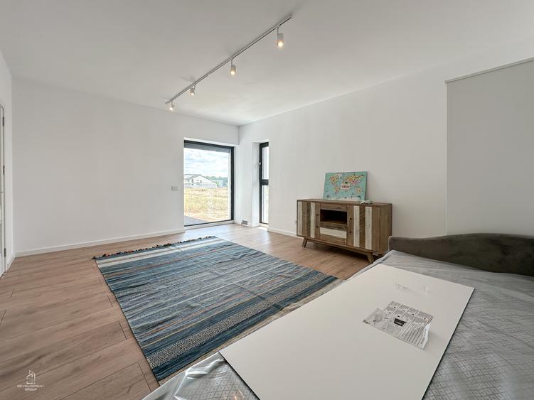 Smart Home 5 camere| Complet autonoma energetic | Langa Lac