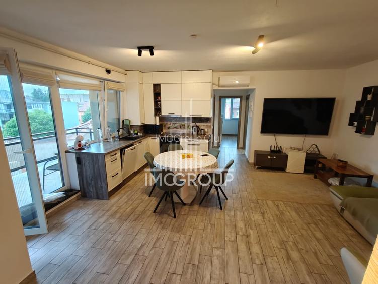 Apartament 3 camere de închiriat , 2 bai , Centru- Piata Mihai Viteazu - 2