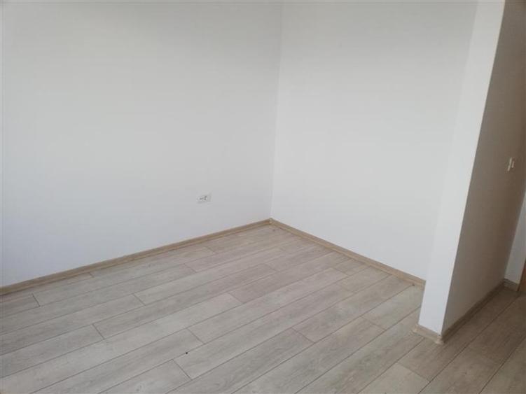 APARTAMENT 2 CAMERE, IN TRACTORUL, LA 500 M DE CORESI MALL