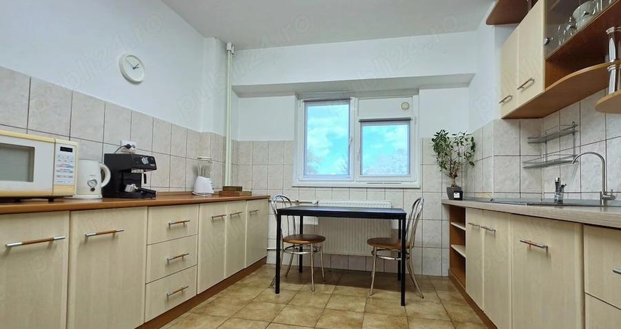 Vanzare ap. 4 cam. et.4/8, bloc 1980, metrou Universitate
