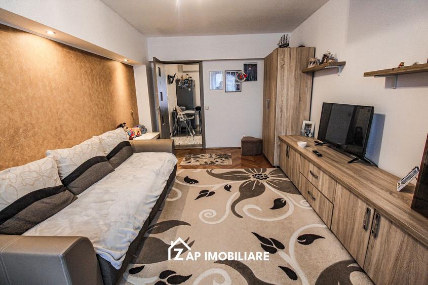 Shopping City - 3 Camere Decomandat - 69 mp Lift Nou- Finisat Modern