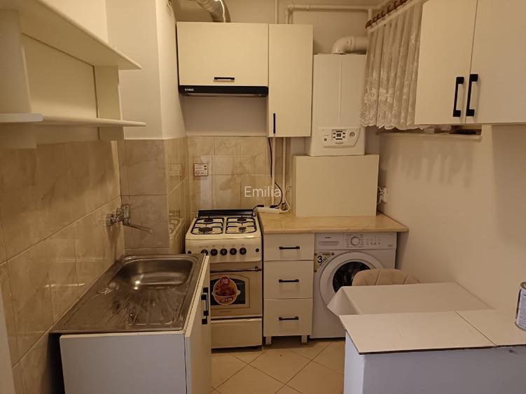 Închiriez  apartament  în zonă  ultracentrală, 38 mp, etaj 1, Pta Victoriei, - 7