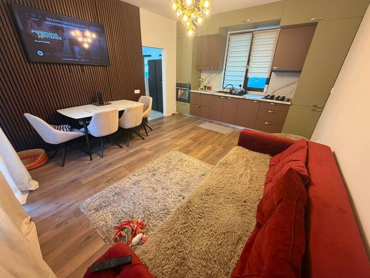 CASA INSIRUITA - PISCINA, TOATE UTILITATILE, MOBILATA, COMISION 0%