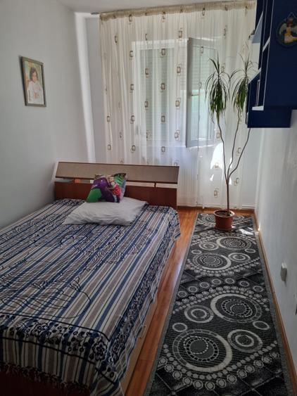 Apartament 3 camere decomandat, 68 mp ,zona 1 Mai ,Ciuperca.