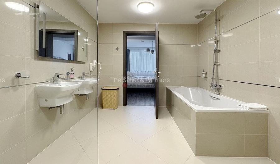 Penthouse generos cu priveliste spre Masivul Postavarul - 12