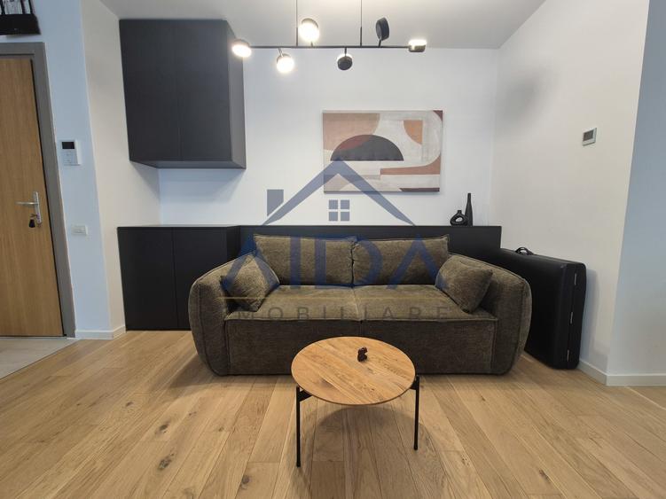 Apartament cu 3 camere, complexul Monarch Residence, parcare, centru