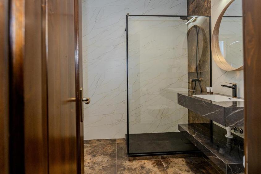 Proprietate unică în Cetatea Alba Carolina – Hotel 4| Business la cheie |