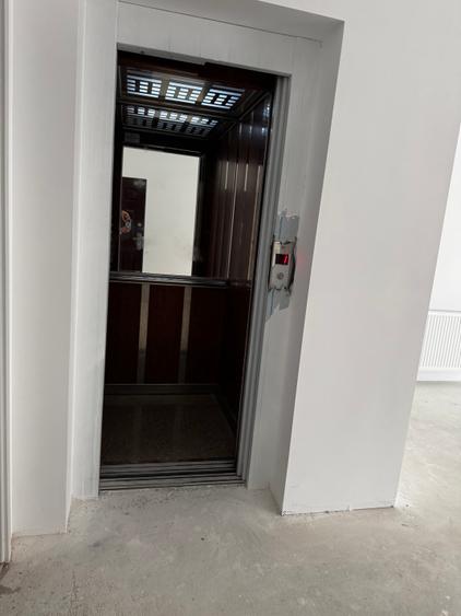 Spatiu necompartimentat et 1, ideal birouri/cabinete