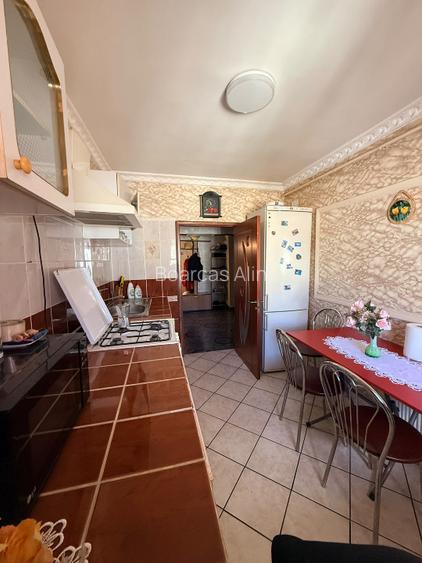 Ap. 4 camere decomandat, utilat și mobilat, direct proprietar. - 8