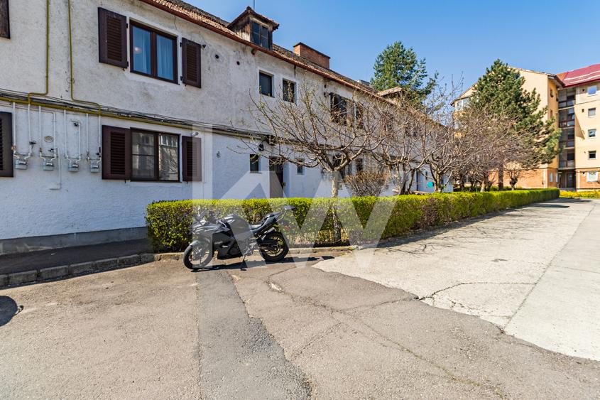 Garsonieră spatioasa - 48mp utili - Pietonala Racadau - parcare+gradina