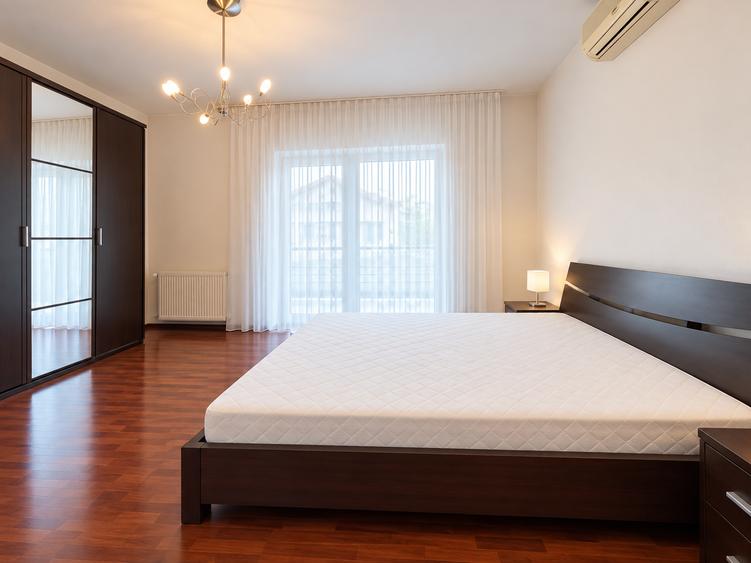 Vila individuala 7 camere , Iancu Nicolae, Pipera,curte generoasa