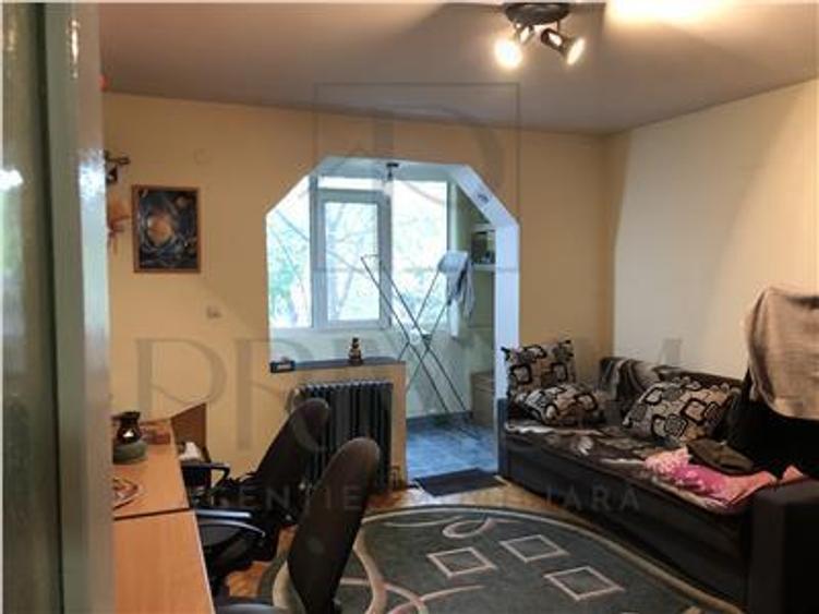 Brancoveanu - 3 Camere - Etaj 1 - Decomandat - Centrala proprie