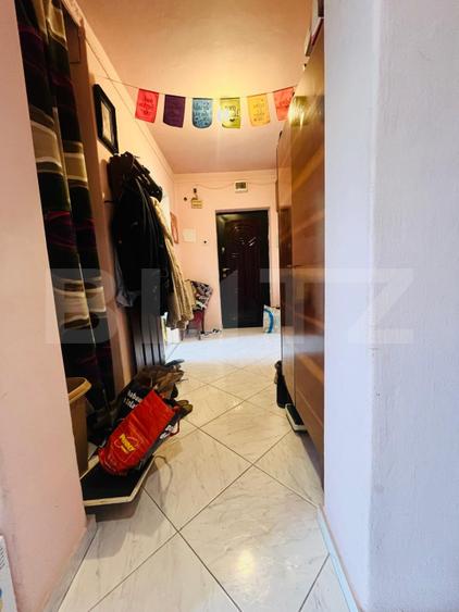 Apartament cu 3 camere, decomandat, zona - Bulevardul Dacia
