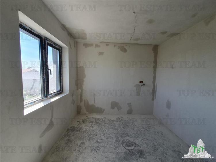 Duplex 8 camere cu doua intrari separate curte comuna Navodari