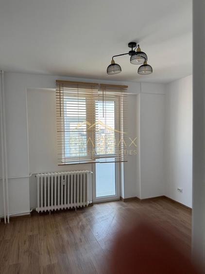Apartament cu 4 camere de vanzare II Timpuri Noi - Tineretului ***