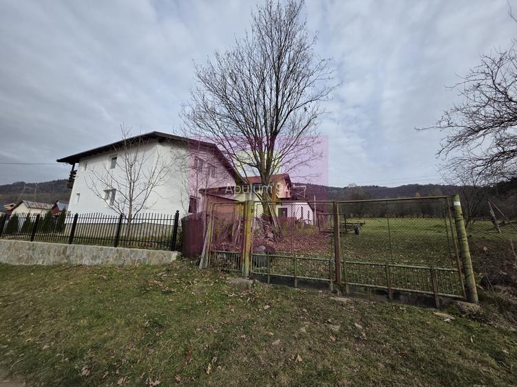 Vila de vacanta cu 4 camere de vanzare in Valea Doftanei
