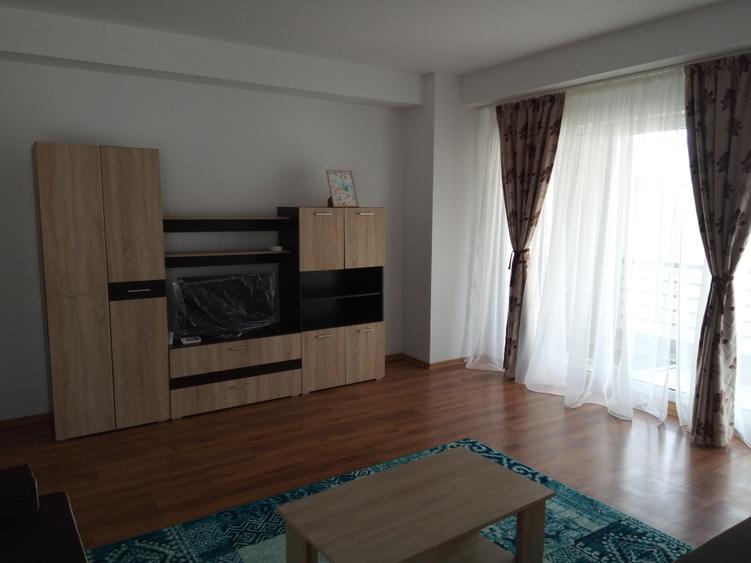 Apartament 2 camere decomandat, etaj 3, centrala, Piata Tomis III