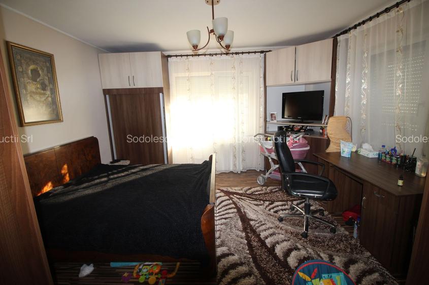 CASA-ZONA MEHALA CU DOUA FRONTURI - 8