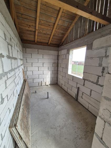 Caciulati, vanzare casa 3 camere la rosu, 400mp. teren