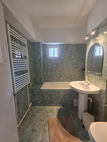 Casa de Cultura - apartament cu 4 camere, terasa, centrala pe gaz