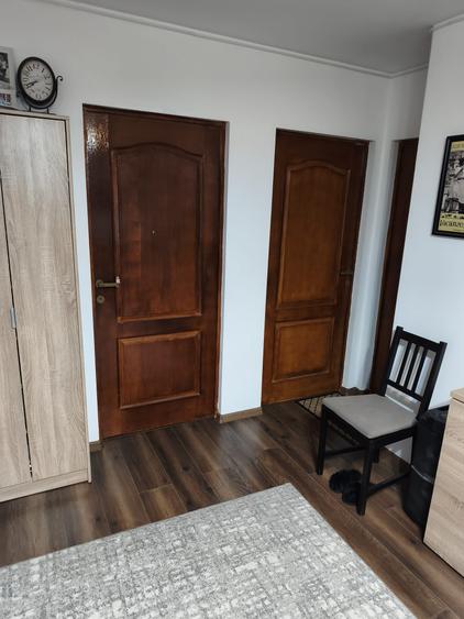 Casa pe care o doresti , nu foarte mare si confortabila , livada cu pomi pe rod