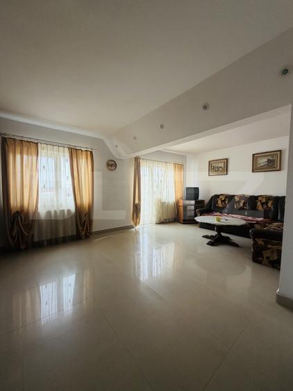 Apartament cu 4 camere, Campia Turzii, zona Centrala