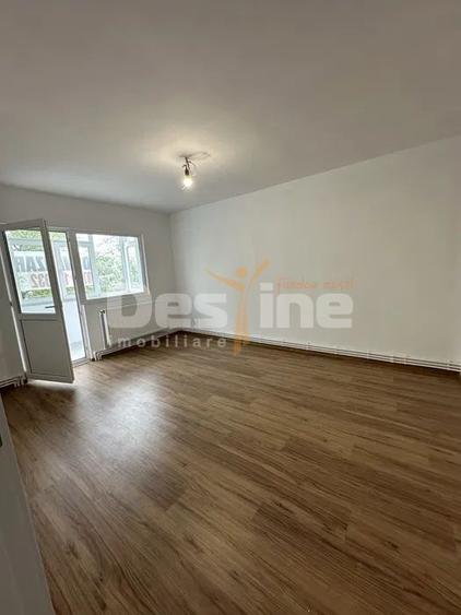 Apartament decomandat- 4 camere* Dacia