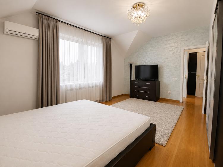 Vila spatioasa de vanzare 7 camere cu gradina amenajata si terasa spectaculoasa