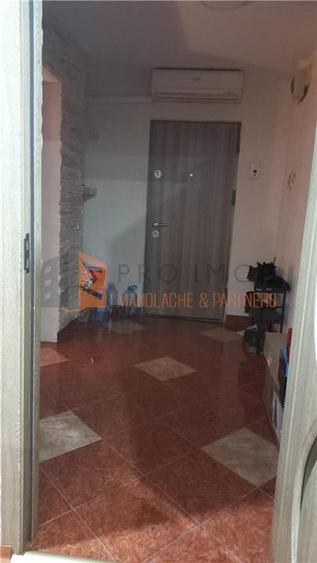 Apartament 2 camere cf 1 semidecomandat zona Micro 3