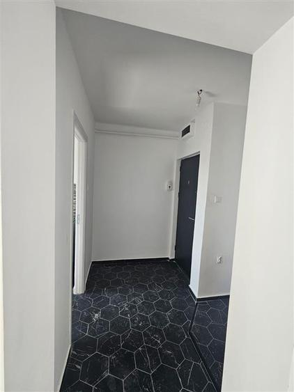 Apartament 2 camere Podu Ros-Sos. Nationala - renovat complet
