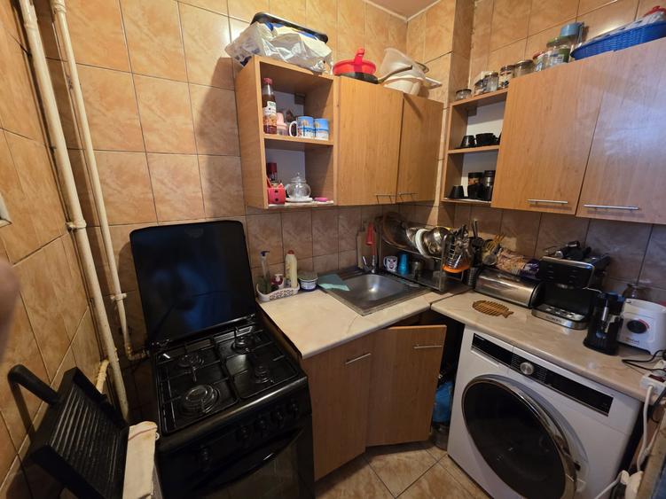 Apartament 2 Camere | Aparatorii Patriei | Decomandat | Bloc Reabilitat | Metrou