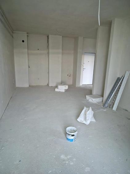 Apartament 3 camere Floresti-BMW, 77 mp utili, etaj 2