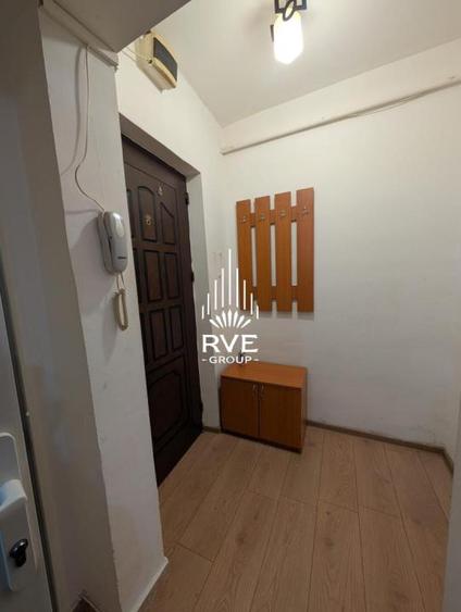 Gars (an 1981, centrala proprie, bloc 4 etaje)-300 m. metrou Lujerului